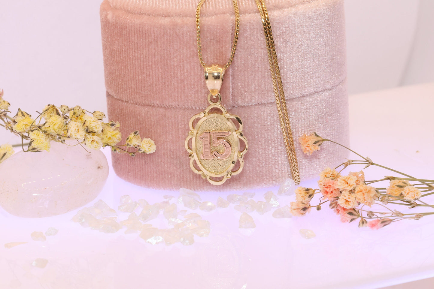 14K Gold 15 Anos Quinceanera Pendant P