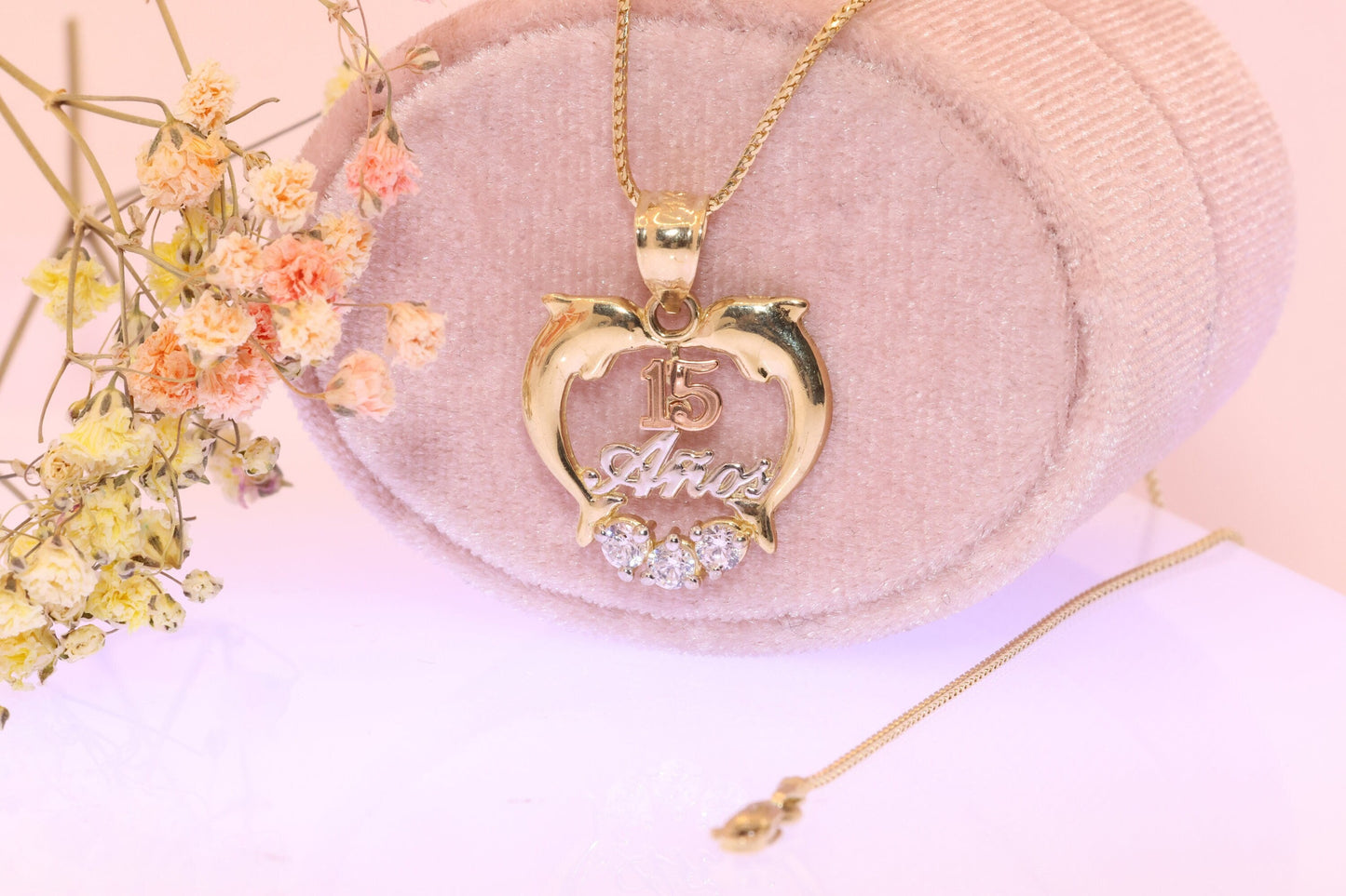 14K Gold 15 Anos Quinceanera Pendant N