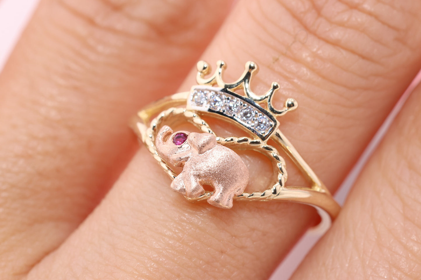 14k Gold Cubic Zirconia Elephant Ring F